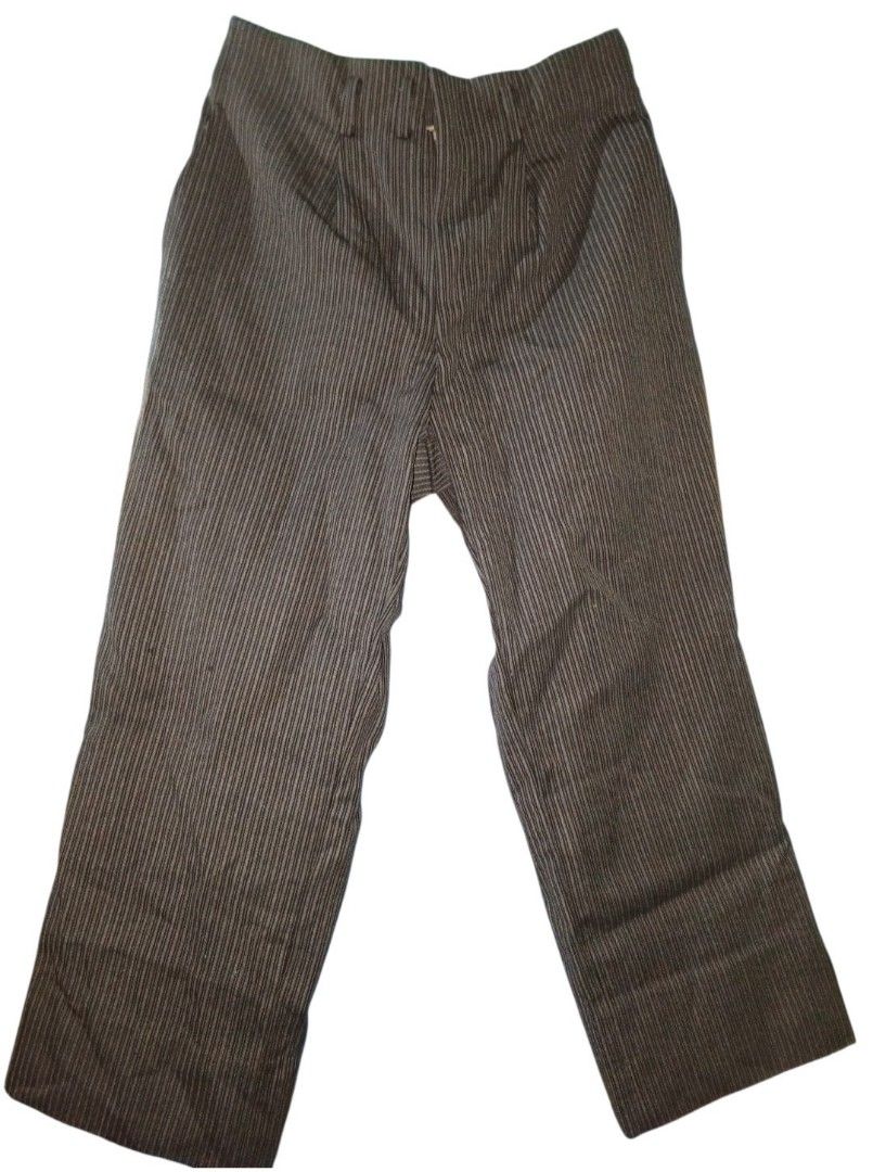 black pants stripes (Category: Jeans) located in Manila. Submitted by kzvern (Listing ID 1464375598, Image 1). Description: 4 pockets / medium - large size / S29-30.