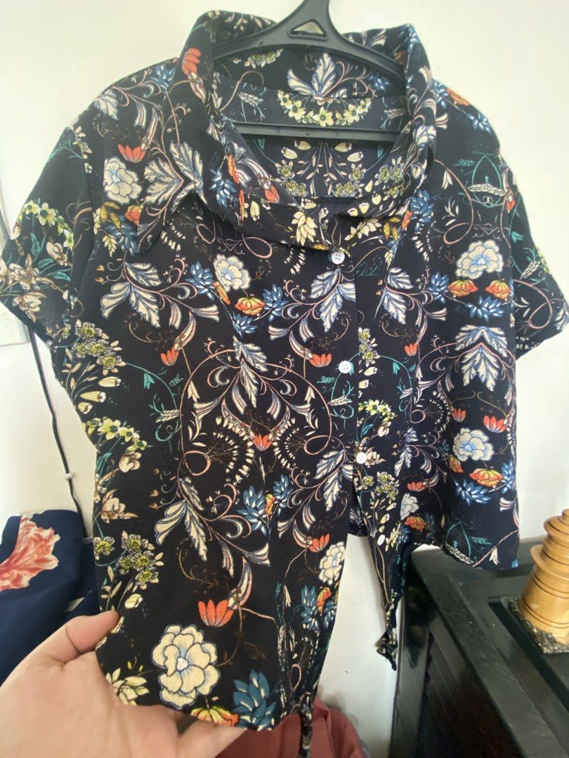 Black Ruched Puff Sleeve Top (Category: Blouses) located in Cavite. Submitted by goldenbear.3e82a9 (Listing ID 1464403775, Image 2). Description: .