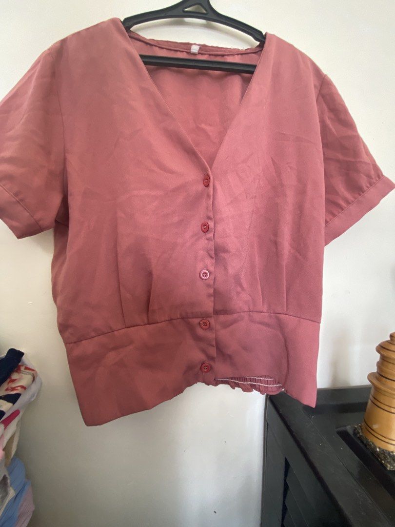 Black Ruched Puff Sleeve Top (Category: Blouses) located in Cavite. Submitted by goldenbear.3e82a9 (Listing ID 1464403775, Image 3). Description: .