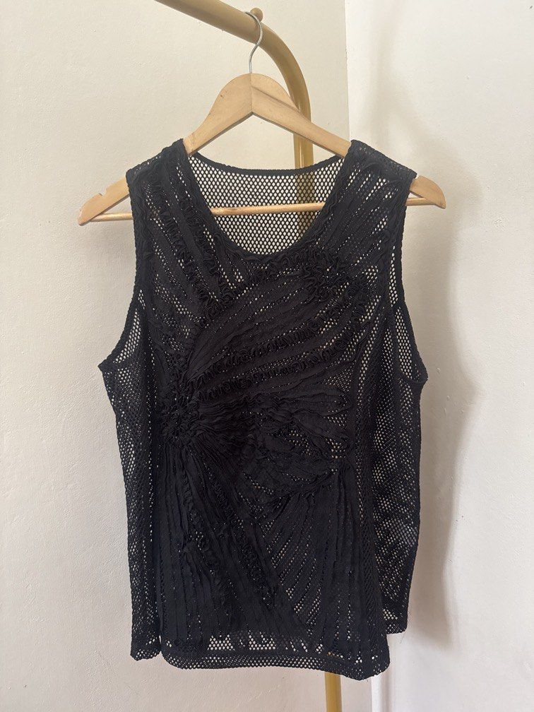 Black See through Sleeveless Top (Category: Sleeveless) located in Mexico. Submitted by studioleraph (Listing ID 1464406058, Image 1). Description: 🛍️ Perfect for your personal wardrobe 🫶 👗 The actual item being sold is the original garment shown in the product photos. Small differences in fit, drape, color, texture, or details may occur. 💌 Condition: • Preloved; Please wash the items before wearing. • Please manage expectations as these are 