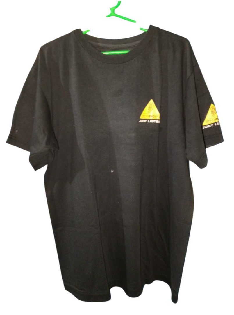 black shirt (Category: Tshirts & Polo Shirts ) located in Manila. Submitted by kzvern (Listing ID 1464368867, Image 1). Description: .