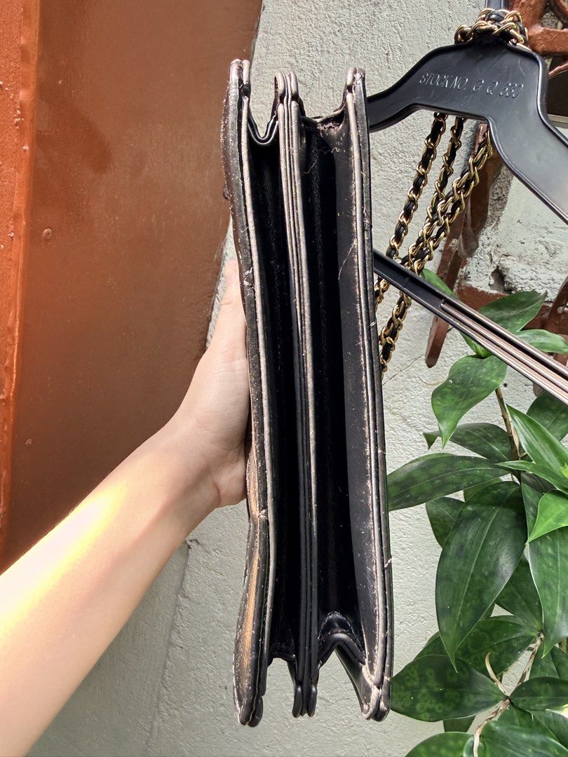 Black Shoulder Bag (Category: Shoulder Bags) located in Manila. Submitted by jfodoit0023 (Listing ID 1464384634, Image 3). Description: .