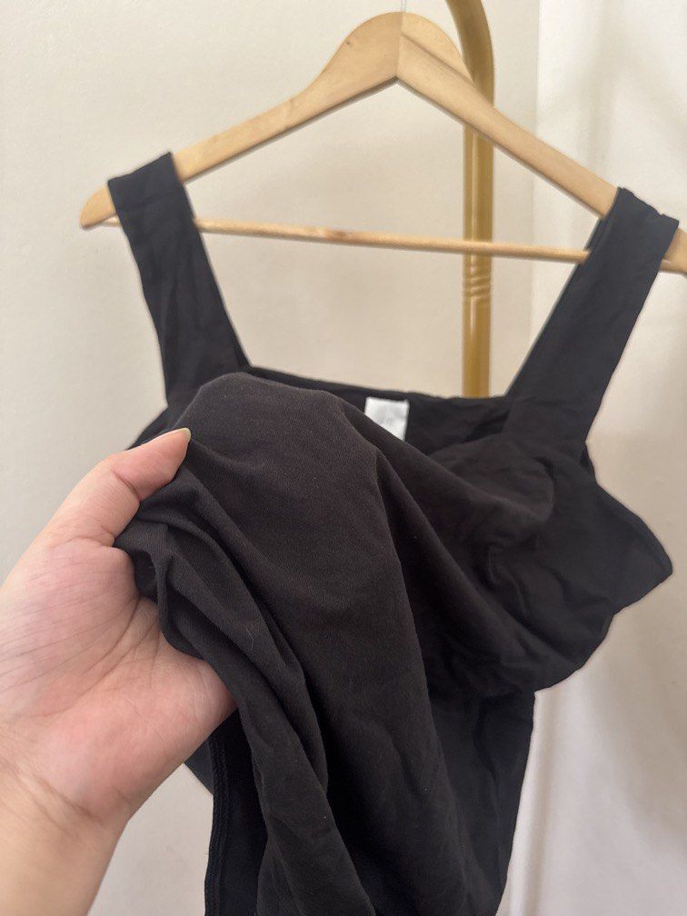Black Sleeveless Bodysuit (Category: Others Tops) located in Mexico. Submitted by studioleraph (Listing ID 1464398446, Image 2). Description: 🛍️ Perfect for your personal wardrobe 🫶 👗 The actual item being sold is the original garment shown in the product photos. Small differences in fit, drape, color, texture, or details may occur. 💌 Condition: • Preloved; Please wash the items before wearing. • Please manage expectations as these are vintag