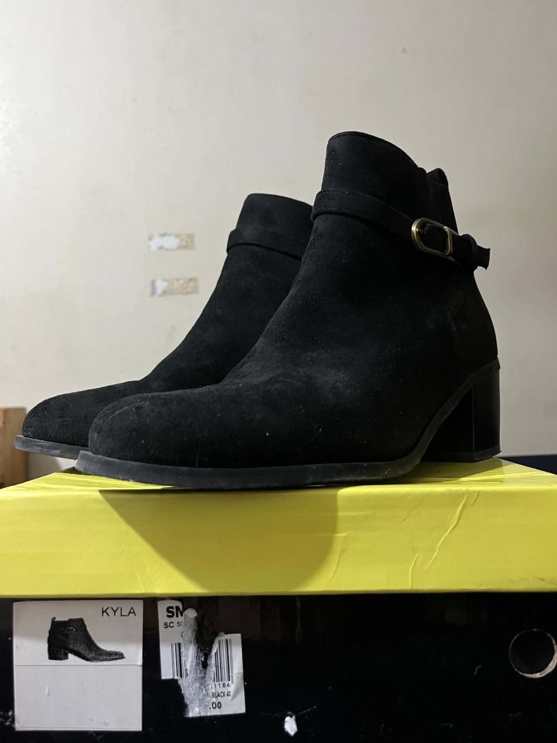 Black Suede Ankle Boots (Category: Boots) located in Makati City. Submitted by maaarrrjjjj (Listing ID 1464484537, Image 2). Description: Ankle Boots Color: Black 100% Authentic Figlia Material: Suede Leather Heel Height: 2 Inches.
