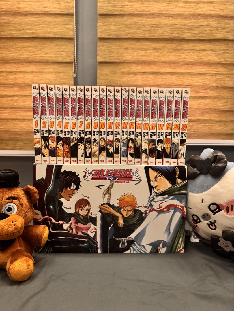 Bleach: Box Set, Volume 1-21 (Category: Comics & Manga) located in Manila. Submitted by satoru.gojo.ngpagiging.yearner (Listing ID 1464459564, Image 2). Description: Includes poster and booklet that came with it, only read a few volumes once. Notes: * Small wear and tear on the box (See last photo) but the books itself aren’t damaged. * RFS: decluttering, need money for IRL expenses, not a fan of bleach * MoP: Cash, GCash, Maribank, and GoTyme * 