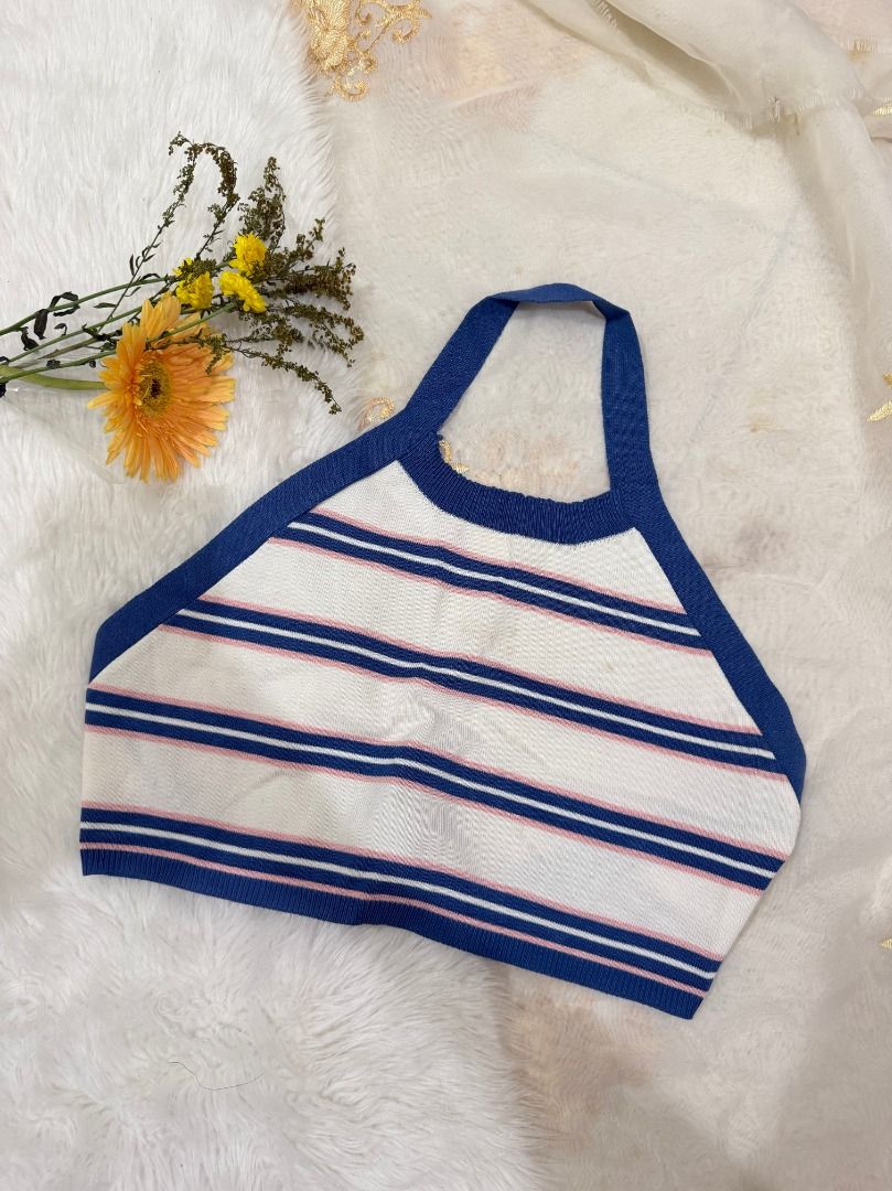 Blue Bandana Top (Category: Others Tops) located in Mandaluyong City. Submitted by prelovedbyrinoa_ (Listing ID 1464362006, Image 1). Description: • Preloved / gently used • XS - Small • Good condition.