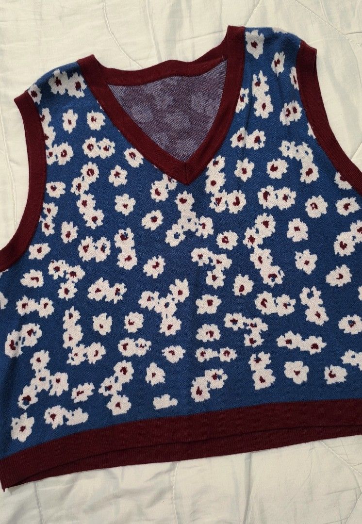Blue Floral Vest Top (Category: Others Tops) located in Dasmarinas. Submitted by modcloset_ph (Listing ID 1464401249, Image 2). Description: .
