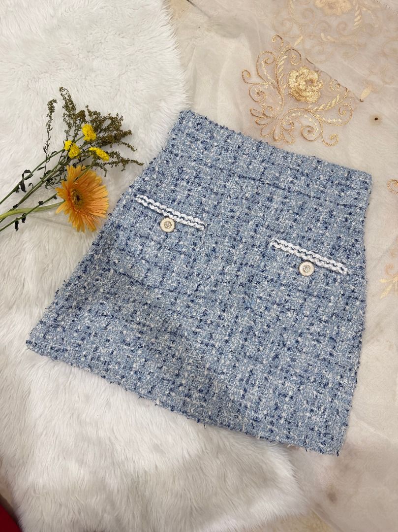Blue Tweed Skirt (Category: Skirts) located in Mandaluyong City. Submitted by prelovedbyrinoa_ (Listing ID 1464361367, Image 1). Description: • Chic & classy style • Preloved / gently used • Good condition • Waist: 24–25" • Length: 13".