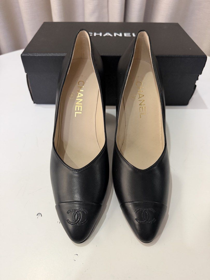 BNEW CHANEL PUMPS S38 (Category: Sneakers & Footwear) located in Taguig. Submitted by signature.goods (Listing ID 1464454600, Image 2). Description: with box.