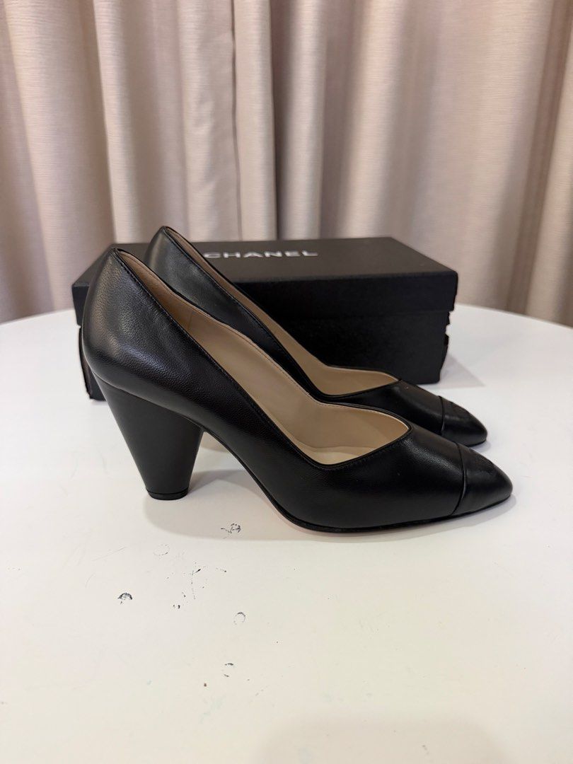 BNEW CHANEL PUMPS S38 (Category: Sneakers & Footwear) located in Taguig. Submitted by signature.goods (Listing ID 1464454600, Image 1). Description: with box.