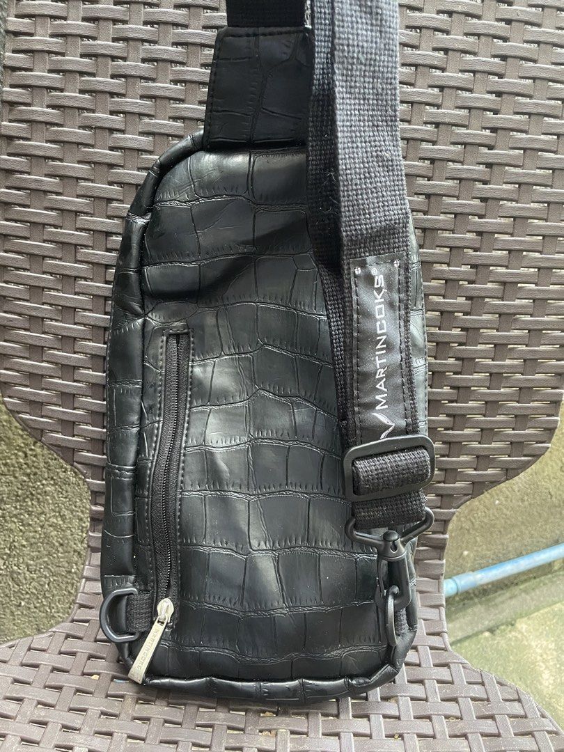 Body bag (Category: Backpacks) located in Cagayan de Oro. Submitted by kawaii_67trifted (Listing ID 1464471120, Image 2). Description: 350 each bag.