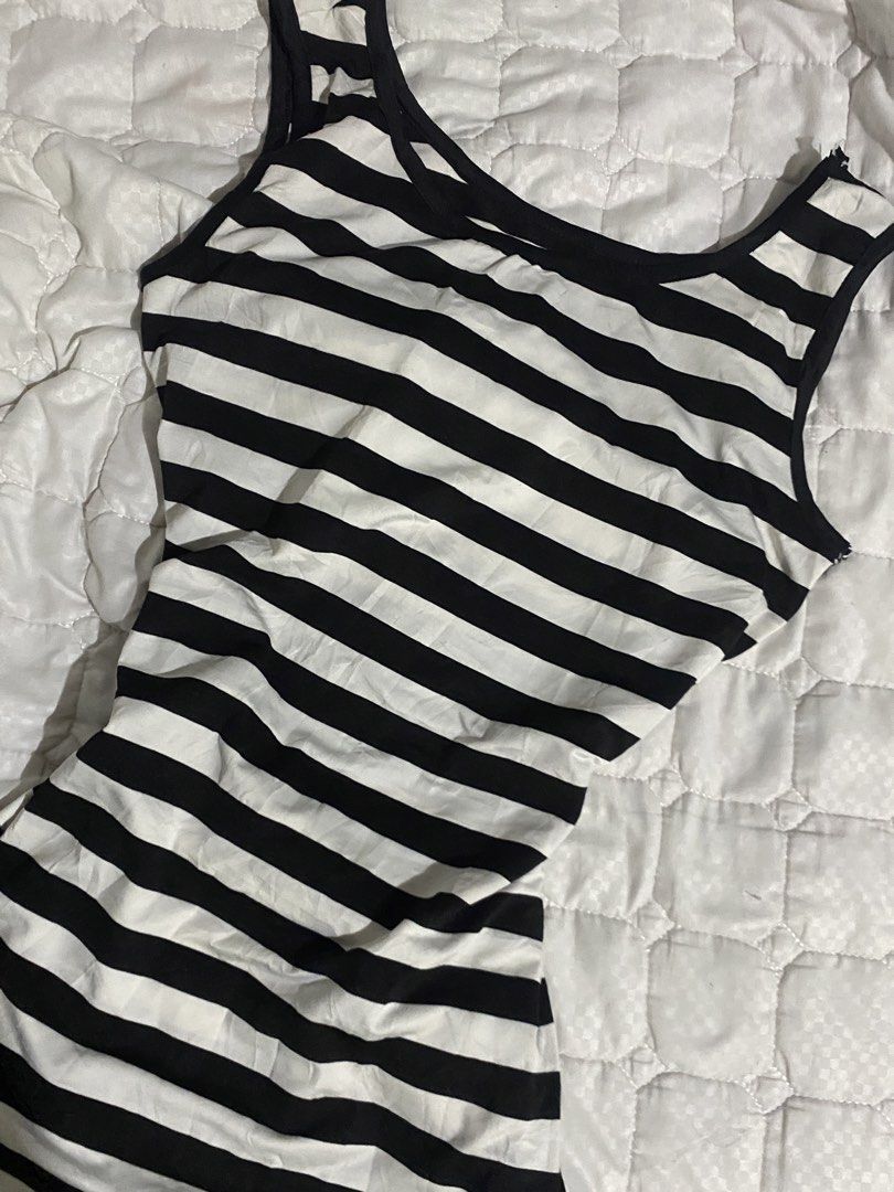 Bodycon Stripes Mini dress (Category: Dresses) located in Manila. Submitted by dear_soleil (Listing ID 1464365679, Image 3). Description: m-l.