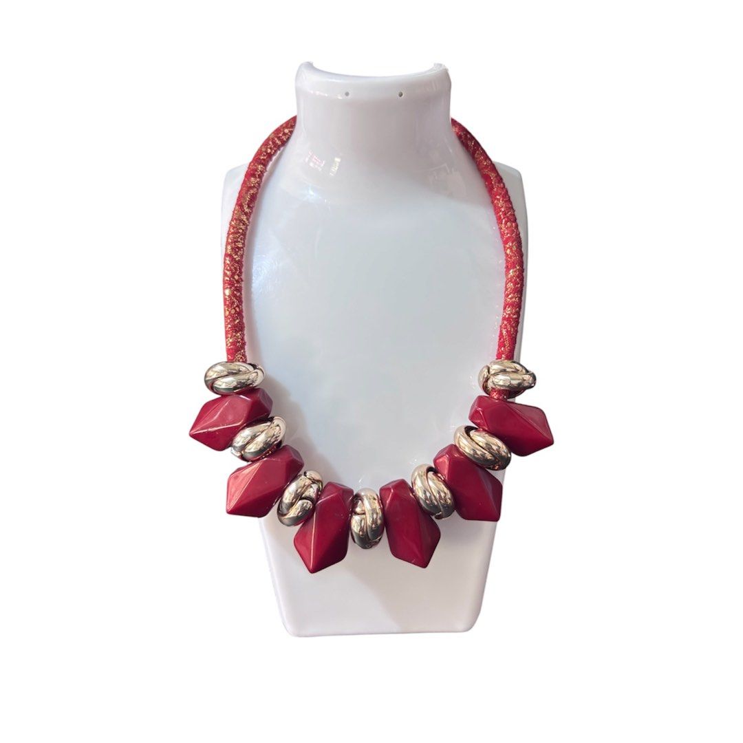 Bold statement necklace (Category: Necklaces) located in Paranaque City. Submitted by dalle_closet (Listing ID 1464376532, Image 1). Description: length: 45 to 52cm.