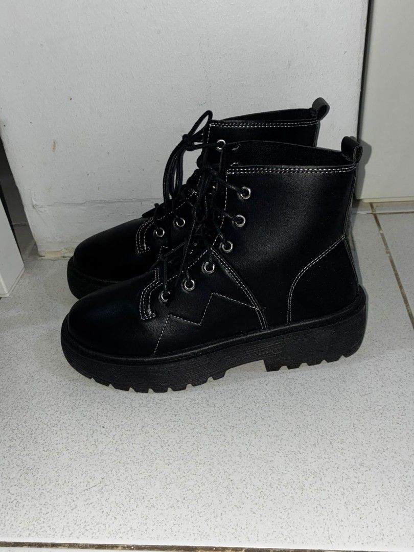 Boots - can be unisex (Category: Boots) located in Mandaluyong City. Submitted by lylforms (Listing ID 1464429425, Image 1). Description: brand: n/a size: US 6.5, EU 37 brand new/never used probably from shoppee.