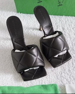 (Category: ) located in . Submitted by newtonwardrobe (Listing ID 1464483634, Image 1). Description: .