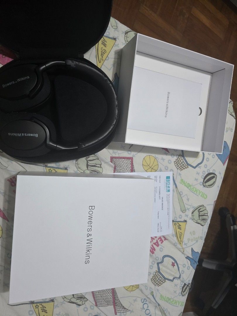 Bowers and Wilkins PX7 S2E (Category: Headphones & Headsets) located in San Juan City. Submitted by bpaws (Listing ID 1464481330, Image 2). Description: For sale Bowers and Wilkins PX7 S2E - complete with box + cords + receipt from Hong Kong - 9/10 condition - used only around 2-3x a month for a few months, then stopped using and stored na since personally prefer airpods - leather chipping a bit due to slight usage - bought for 22k, selling at 11