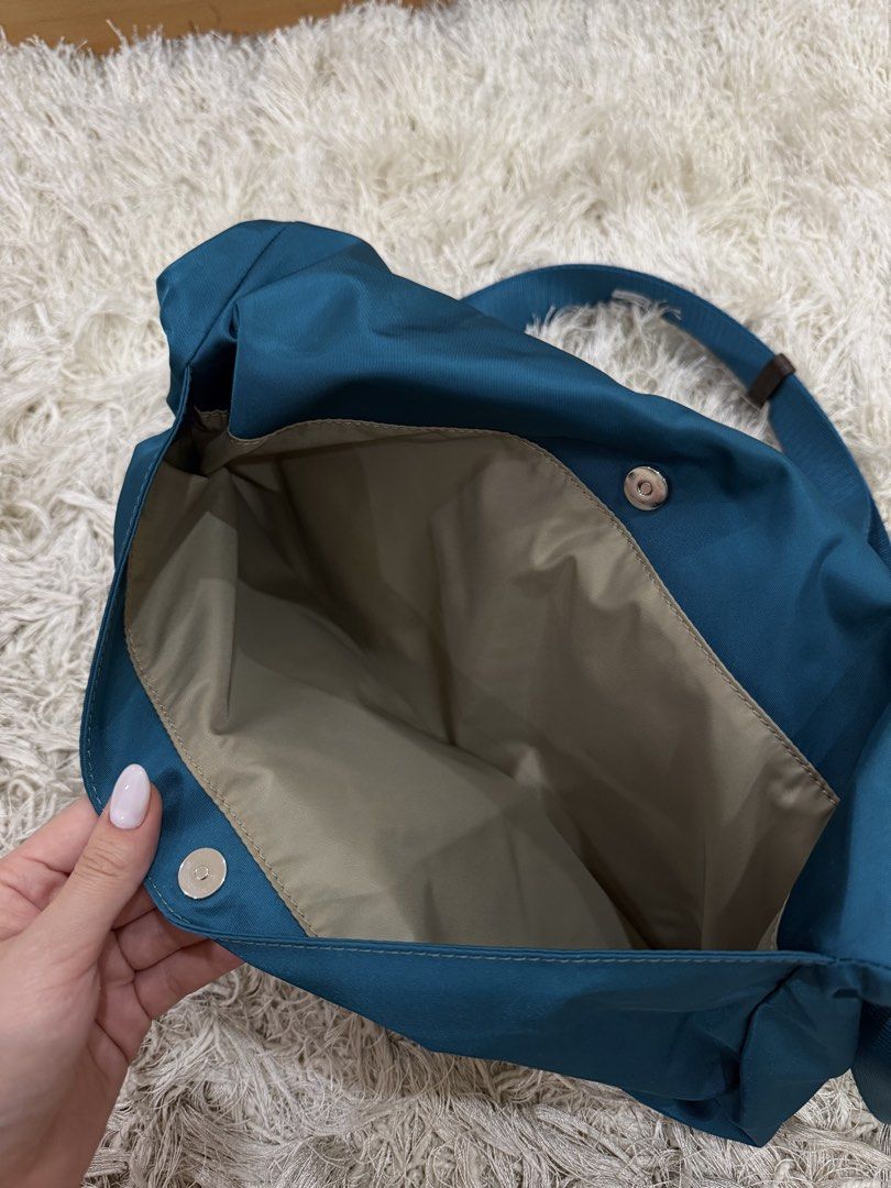 Brandnew Authentic Tumi Nylon Bag (Category: Cross-body Bags) located in Quezon City. Submitted by emily_in_pariss (Listing ID 1464425330, Image 3). Description: .