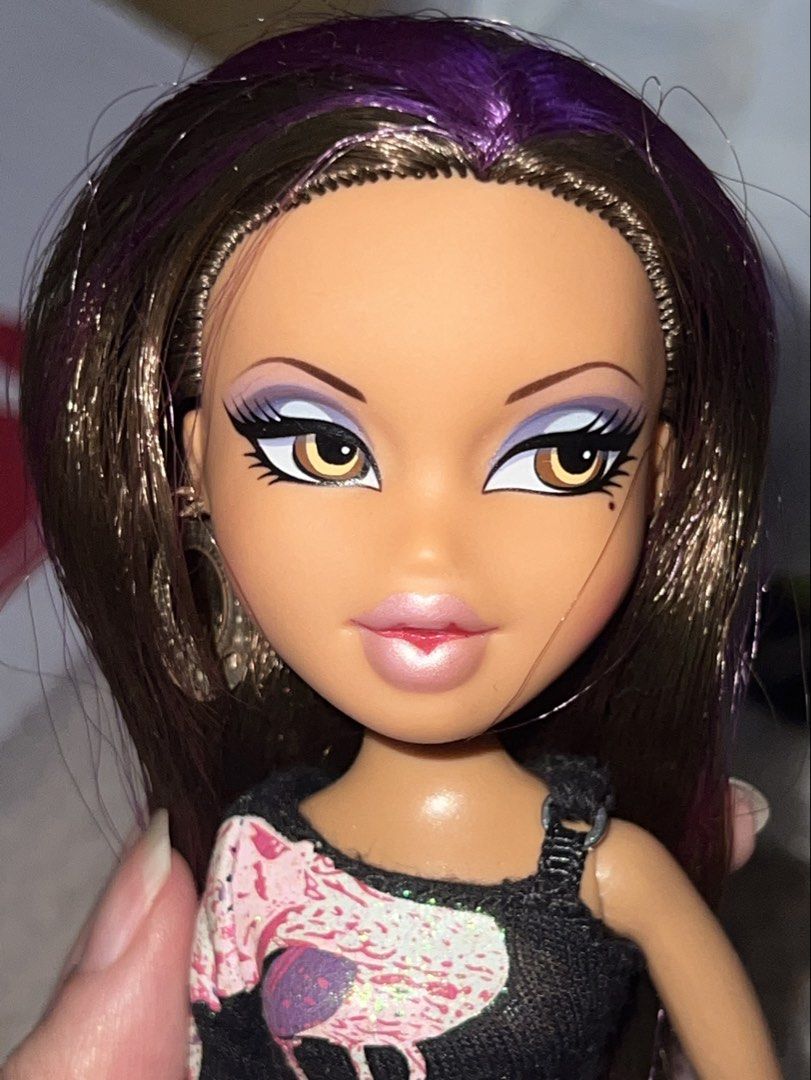 bratz featherageous yasmin (Category: Designer & Blind Box Toys) located in Quezon City. Submitted by nala555 (Listing ID 1464377937, Image 1). Description: 10/10 condition 💖 actual outfit perfect hair negotiable pampanga loc j&t or lalamove/meetup.