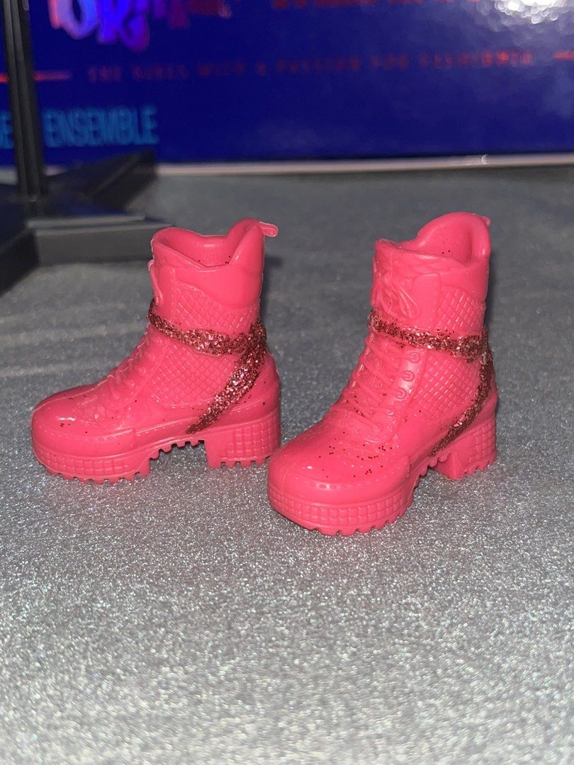 Bratz Pride, Roxxi’s Combat boots with socks (Category: Interactive Toys) located in Zaragoza. Submitted by anikaniknibinipray (Listing ID 1464386167, Image 1). Description: - Bright pink combat boots with glitter (pero tanggal na ibang part) - Socks have some stain .