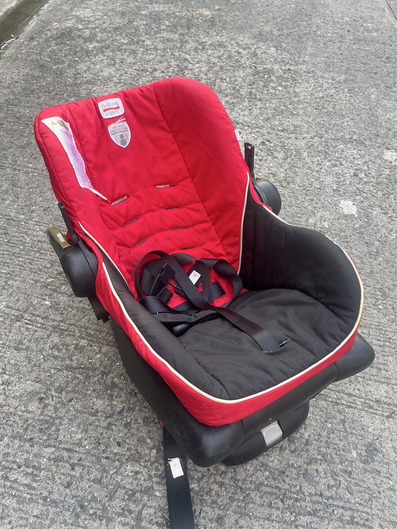 Britax B-Safe Infant Car Seat with Base (Category: Car Seats) located in Manila. Submitted by livefish.26c802 (Listing ID 1464521959, Image 3). Description: - Britax B-Safe infant car seat with base - Color: Red and Black - Safety features: 5-point harness, adjustable canopy, base seatbelt lock-off - Perfect for keeping your baby secure on the go - Gently used and ready for its next adventure.