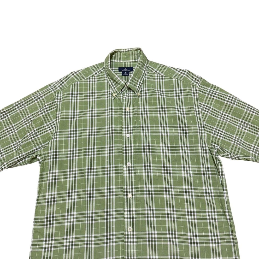 BROOKS BROTHERS 346 GREEN CHECKERED BUTTON DOWN SHIRT (Category: Formal Shirts) located in Dinalupihan. Submitted by aizzeestuffs (Listing ID 1464387699, Image 2). Description: Length:31.5" Width:23.5" Shoulder:19.5" Color may vary due to lighting. Pm for more Details. Old Money Luxury Designer..