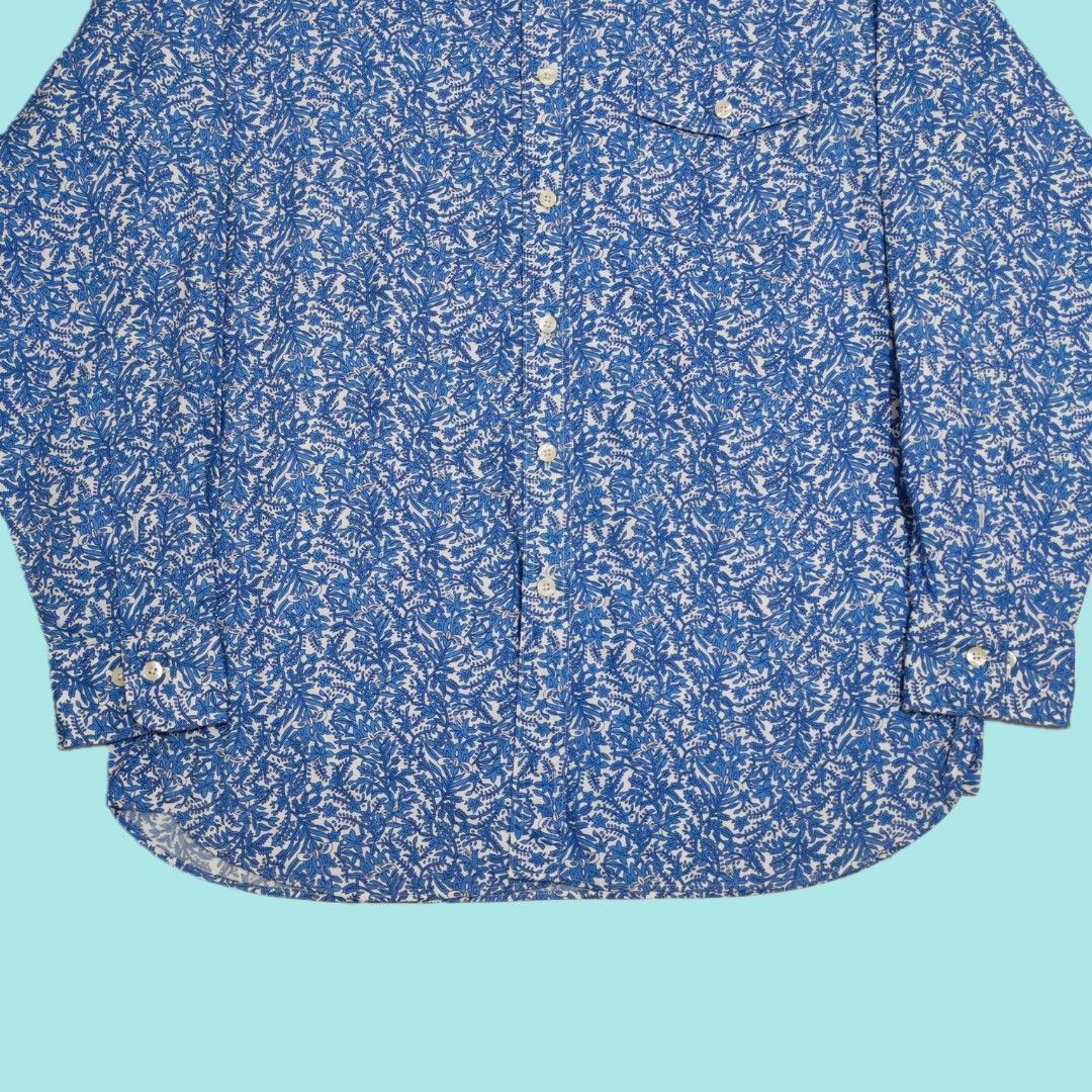 Brooks Brothers button up Shirt (Category: Formal Shirts) located in Tarlac. Submitted by senkustuff (Listing ID 1464519755, Image 3). Description: - Brooks Brothers Shirt - Size: S - Color: Blue and White Floral Pattern - Material: 100% Cotton - Fit: Regular - Features: Chest pocket with button, long sleeves with buttoned cuffs - Style: Casual Wear Dimes Length:30 Width :22 Shoulder:19 Sleeves:24 📌Color may due to lighting 📌 Pm for more detail