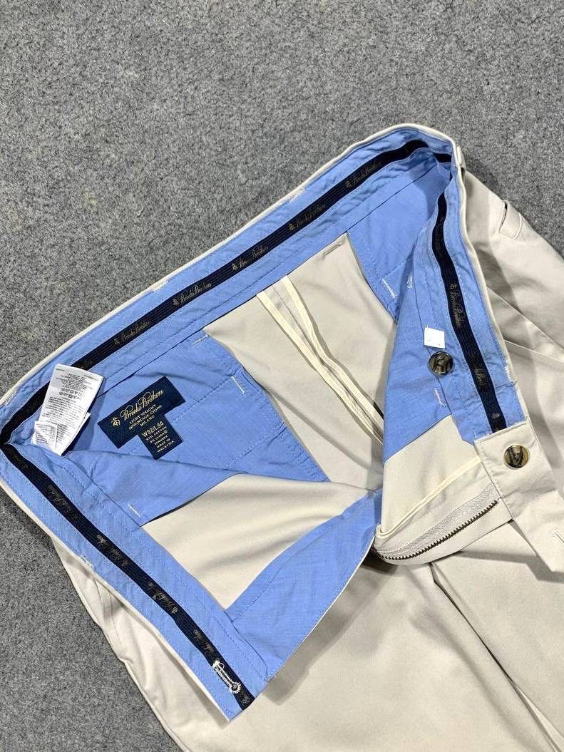Brooks Brothers Stretch Advantage Chino Pants (Category: Chinos) located in Zamboanga. Submitted by zhifay (Listing ID 1464365904, Image 3). Description: Brooks Brothers Stretch Advantage Chino Pants Measurement (inches): Tag Size: 32 Waistline: 17"(Fits 32-34) Rise: 10.5" Thigh: 10.5" Inseam: 30.5" Length: 40.5" Leg opening: 7.5" Condition: 9.5/10 Excellent ₱1,580.