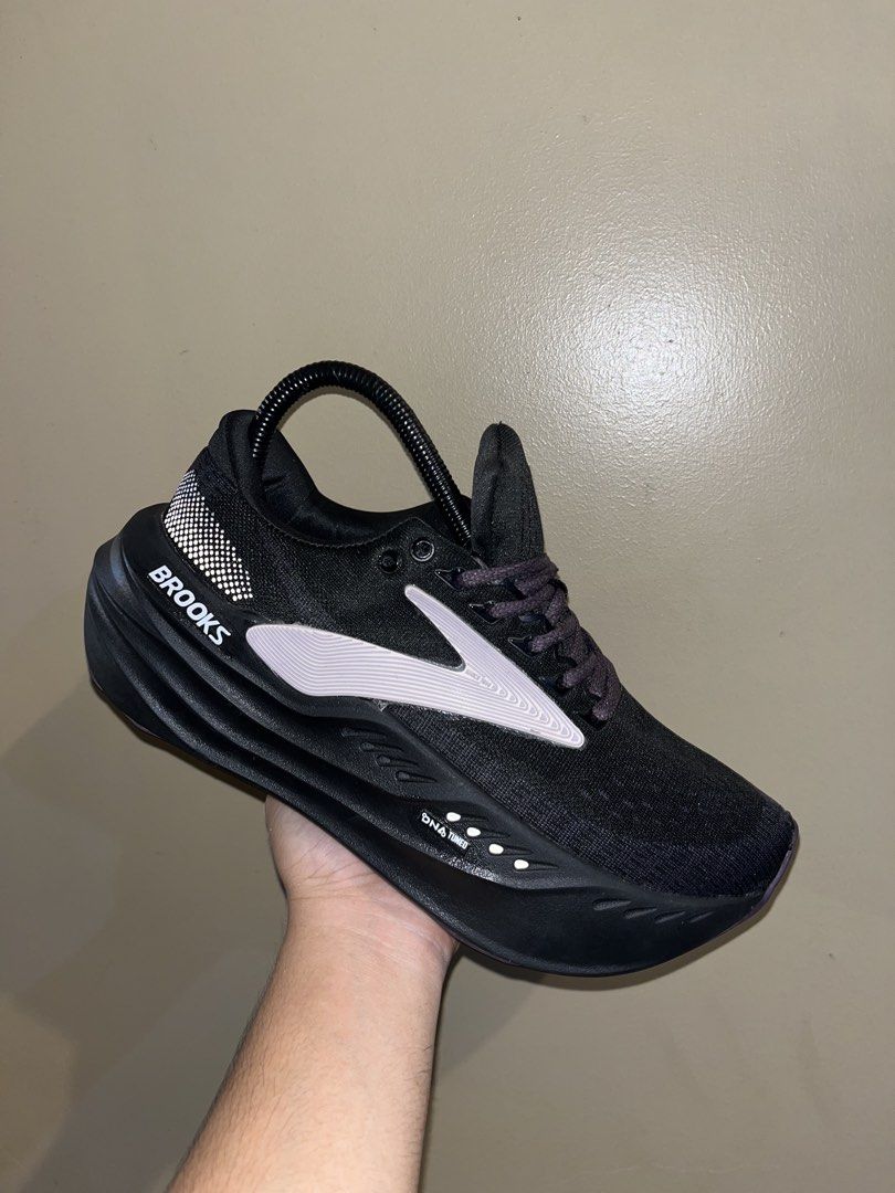 BROOKS GLYCERIN (Category: Sneakers) located in Butuan. Submitted by rnthrifter_finds (Listing ID 1464561367, Image 1). Description: BROOKS GOOD CONDITION.