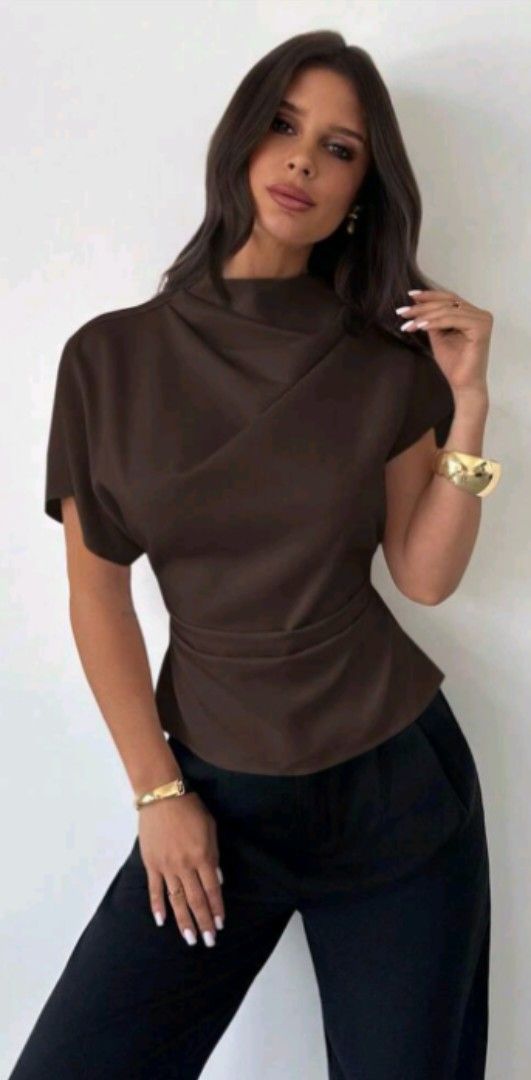 Brown Wrap Neck Short Sleeve Peplum Top (Category: Blouses) located in Caloocan City. Submitted by yssapics (Listing ID 1464500606, Image 1). Description: rfs: decluttering and need for school funds!.