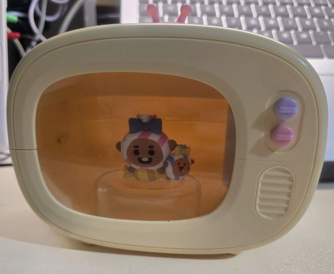 BT21 Shooky Humidifier (Category: Other Stationery & Craft) located in San Pedro. Submitted by grennybellz (Listing ID 1464399733, Image 1). Description: Shooky Humidifier with charging cable but no box May need to replace filter.