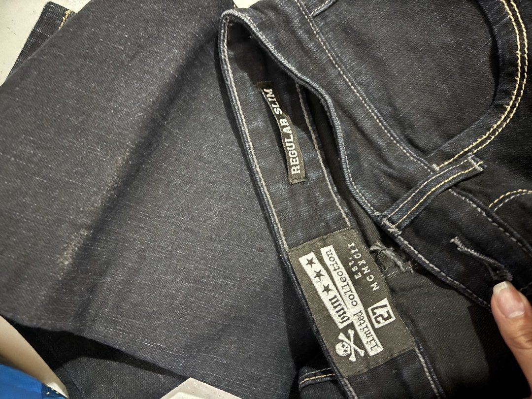 Bum Men's Pants (Category: Jeans) located in Quezon City. Submitted by den.declutters (Listing ID 1464519639, Image 2). Description: Fits 27 waist.