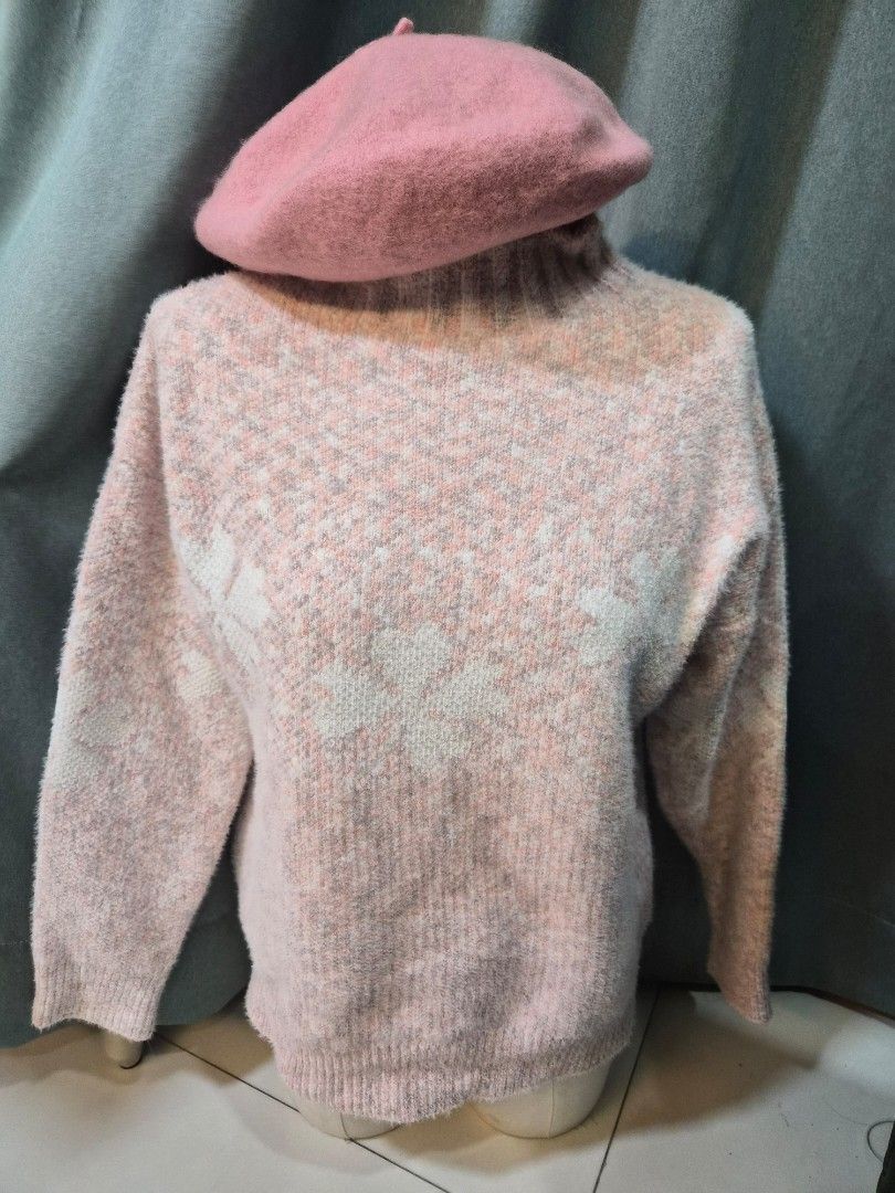 Bundle $20! (Category: Longsleeves) located in Singapore. Submitted by joceloh (Listing ID 1464402963, Image 6). Description: Take all $20!!! incl 6 pullovers (size S) & 2 beret!.