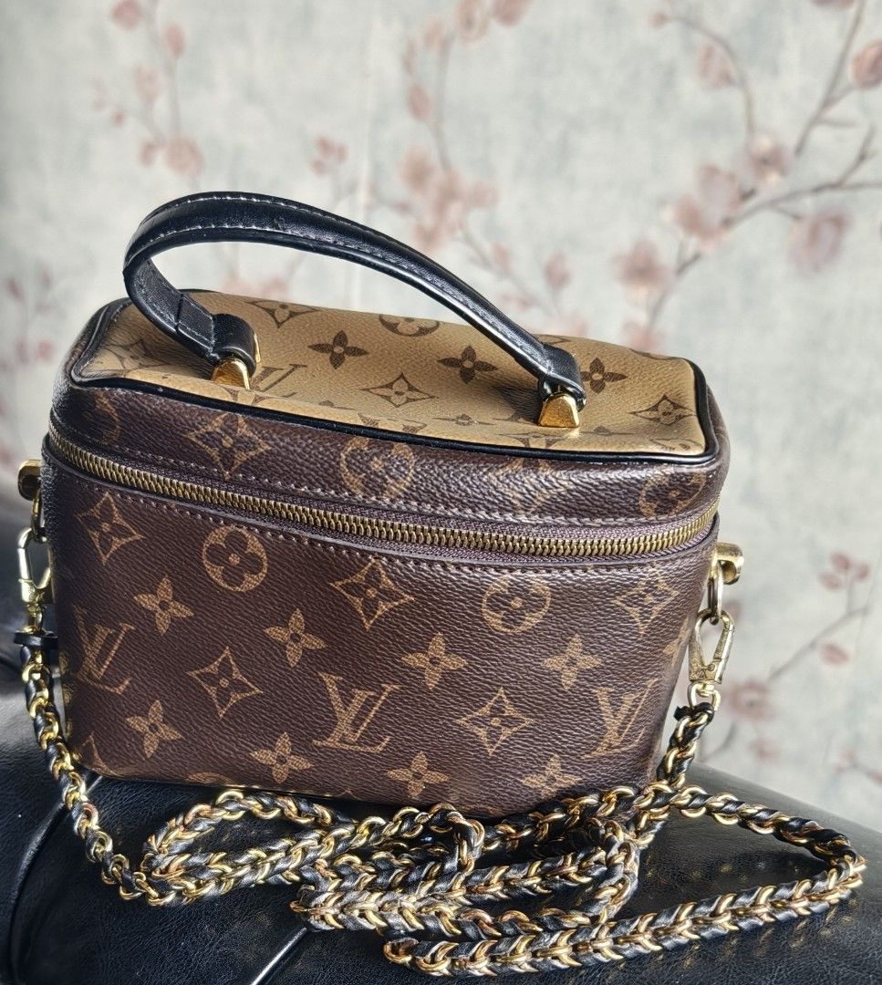 Bundle Bag (Category: Cross-body Bags) located in Shah Alam. Submitted by hauztrendempire (Listing ID 1464453959, Image 1). Description: Vanity Monogram Canvas *Condition: 8.5 /10* *Not For Fussy Buyers* *Price Includes Postage For SM/Sabah, Sarawak Postage RM15* *NO COD, courier only* *Items Sold Are Not Refundable*.