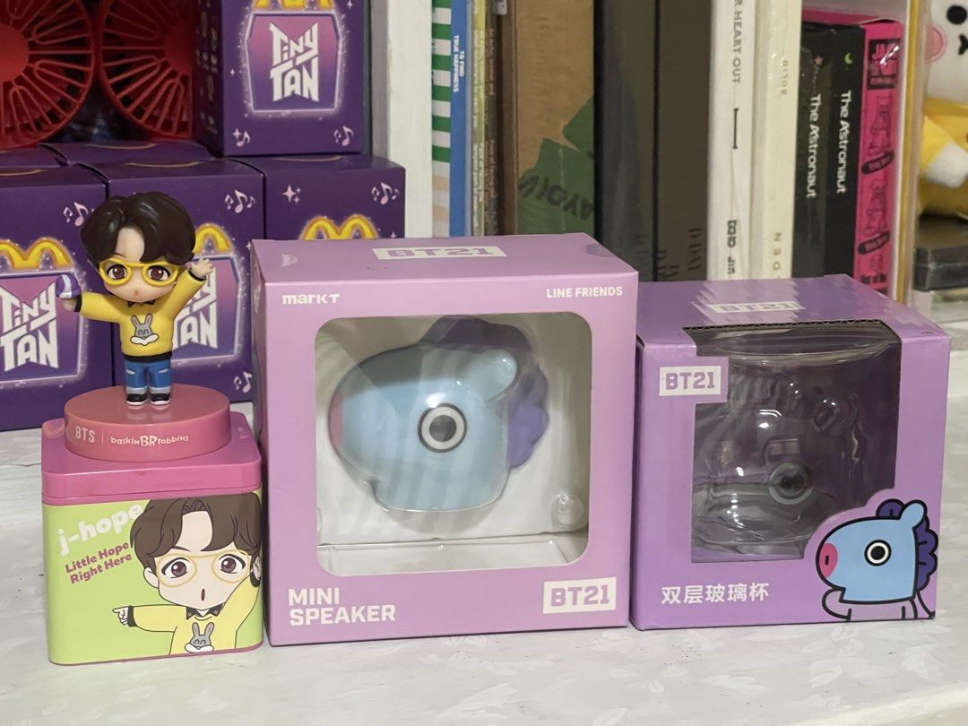 BUNDLE‼️ BT21 Mini Speaker & Glass Mug - Mang (Category: Character Goods) located in Santa Cruz. Submitted by lilpurpleseven (Listing ID 1464377116, Image 1). Description: - Official BT21 Mang Mini Speaker: Light blue with purple accents, USB-C charging port. - Official BT21 Mang Double-Walled Glass Mug: Clear glass with a cute Mang design. - Perfect gift for any BTS ARMY! -TinyTAN x Baskin-Robbins JHOPE.