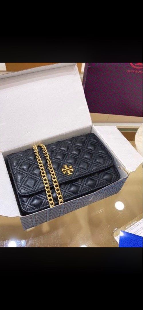 Bundle Kate Spade with free small bag (Category: Cross-body Bags) located in Mabalacat. Submitted by charmsbyme (Listing ID 1464488105, Image 2). Description: .