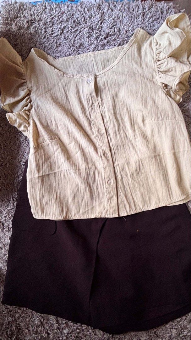 Bundle of Tops and Shorts - Various Styles (Category: Sets or Coordinates) located in Davao. Submitted by itxpatrixe_ (Listing ID 1464450406, Image 1). Description: TOPS FOR SALE EACH: ₱100 TAKE 5 for: ₱449 TAKE ALL: ₱799 📌 Buyer will shoulder DF 📌 First to mine, first served 💗.