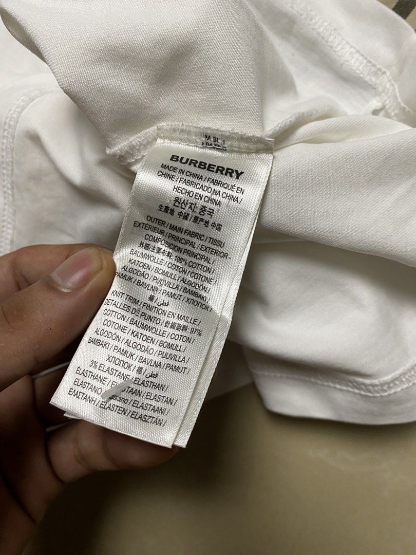 BURBERRY POCKET TEE (Category: Tshirts & Polo Shirts ) located in Andop. Submitted by maikeygong (Listing ID 1464472092, Image 3). Description: SIZE LARGE FITTINGS NO ISSUE EXCELLENT CONDITION DIMES 21.5 x 29 .