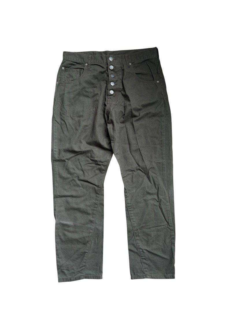 ButtonFly Pants (Category: Jeans) located in Kuala Lumpur. Submitted by wotah (Listing ID 1464442331, Image 1). Description: And it brand (30/38).