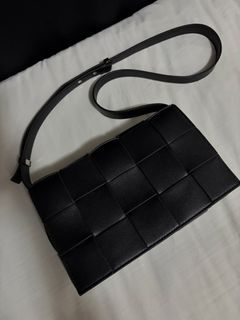 (Category: ) located in . Submitted by nextdoor_finds (Listing ID 1464517432, Image 1). Description: .