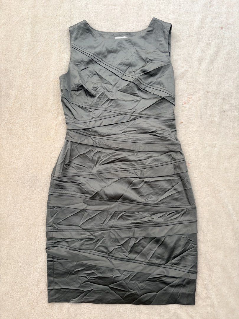 Calvin Klein Seamed Shutter Pleats Tin Silver Stretch Satin (Category: Dresses) located in Manila. Submitted by jean777_love (Listing ID 1464355251, Image 2). Description: ✅very likenew condition .