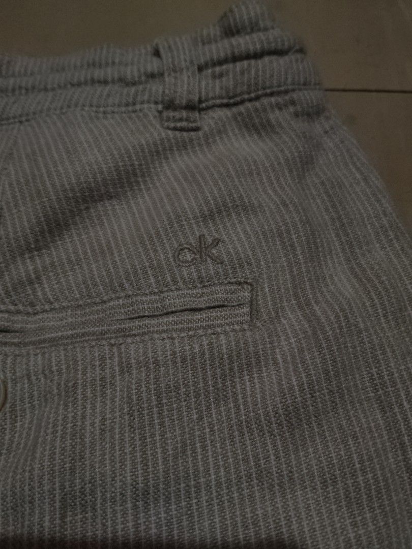 Calvin Klein shorts (Category: Shorts) located in Oas. Submitted by yortzzz (Listing ID 1464524512, Image 3). Description: need wash.
