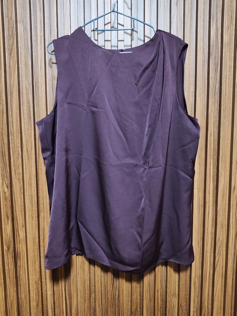 Calvin Klein sleeveless (Category: Blouses) located in General Mariano Alvarez. Submitted by plussize_republic (Listing ID 1464412212, Image 1). Description: brand new without hangtag actual color (more on maroonish) width:24inches best fit to 3x to 4x new arrival sf c/o buyer.