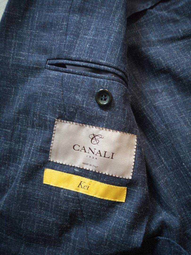 Canali Kei Travel Blazer 44 (Category: Coats, Jackets and Outerwear) located in Pasay City. Submitted by denimdude.ph (Listing ID 1464444299, Image 3). Description: made in Italy retails for 161K Php.