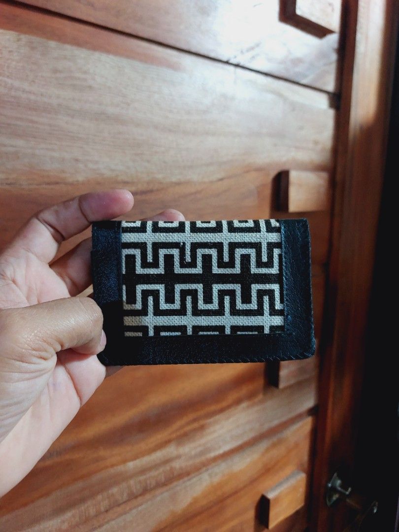 CARD HOLDER (Category: Wallets & Card Holders) located in Cagayan de Oro. Submitted by lj100614 (Listing ID 1464499576, Image 1). Description: ukay/preloved japan source pwd pa ipang regalo no flaws.