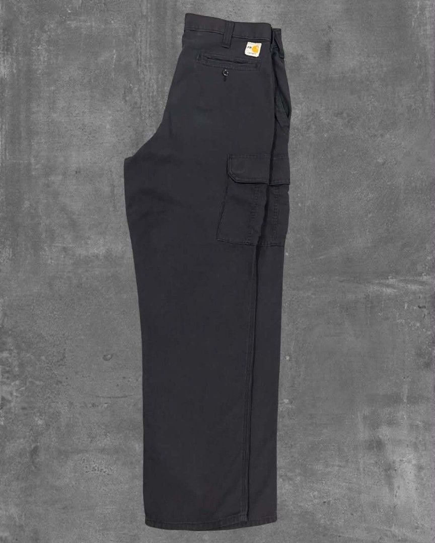 Carhartt FR Cargo Pants (Category: Jeans) located in Manila. Submitted by mirandamat42755 (Listing ID 1464427667, Image 1). Description: 32x43 hem 9 Good Condition 9/10 Color rate Issue Indicated in the pics.