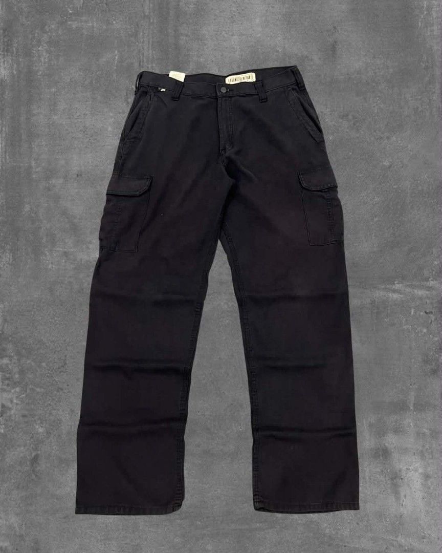 Carhartt FR Cargo Pants (Category: Jeans) located in Manila. Submitted by mirandamat42755 (Listing ID 1464427667, Image 2). Description: 32x43 hem 9 Good Condition 9/10 Color rate Issue Indicated in the pics.