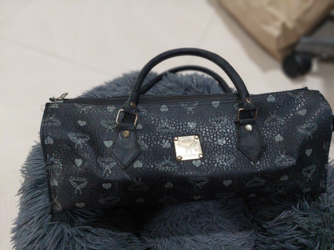 Carina Bag (Category: Shoulder Bags) located in Manila. Submitted by okeanos (Listing ID 1464363095, Image 1). Description: Selling just to declutter You can also make a offer.