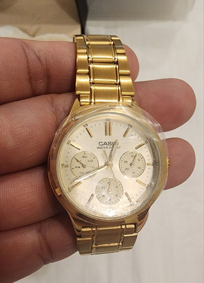 CASIO WATCH (Category: Luxury Watches) located in Manila. Submitted by chrinathalie (Listing ID 1464372707, Image 1). Description: orig casio all gold plated sf on buyer.