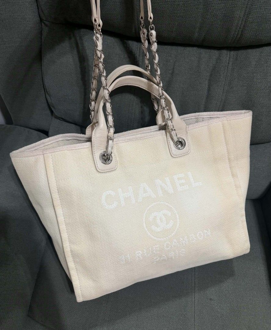 CC Large Deauville (Category: Shoulder Bags) located in Quezon City. Submitted by luxxechic (Listing ID 1464531045, Image 3). Description: with holo sticker code looks new no issue actual photo posted japan preloved mop: gcash.