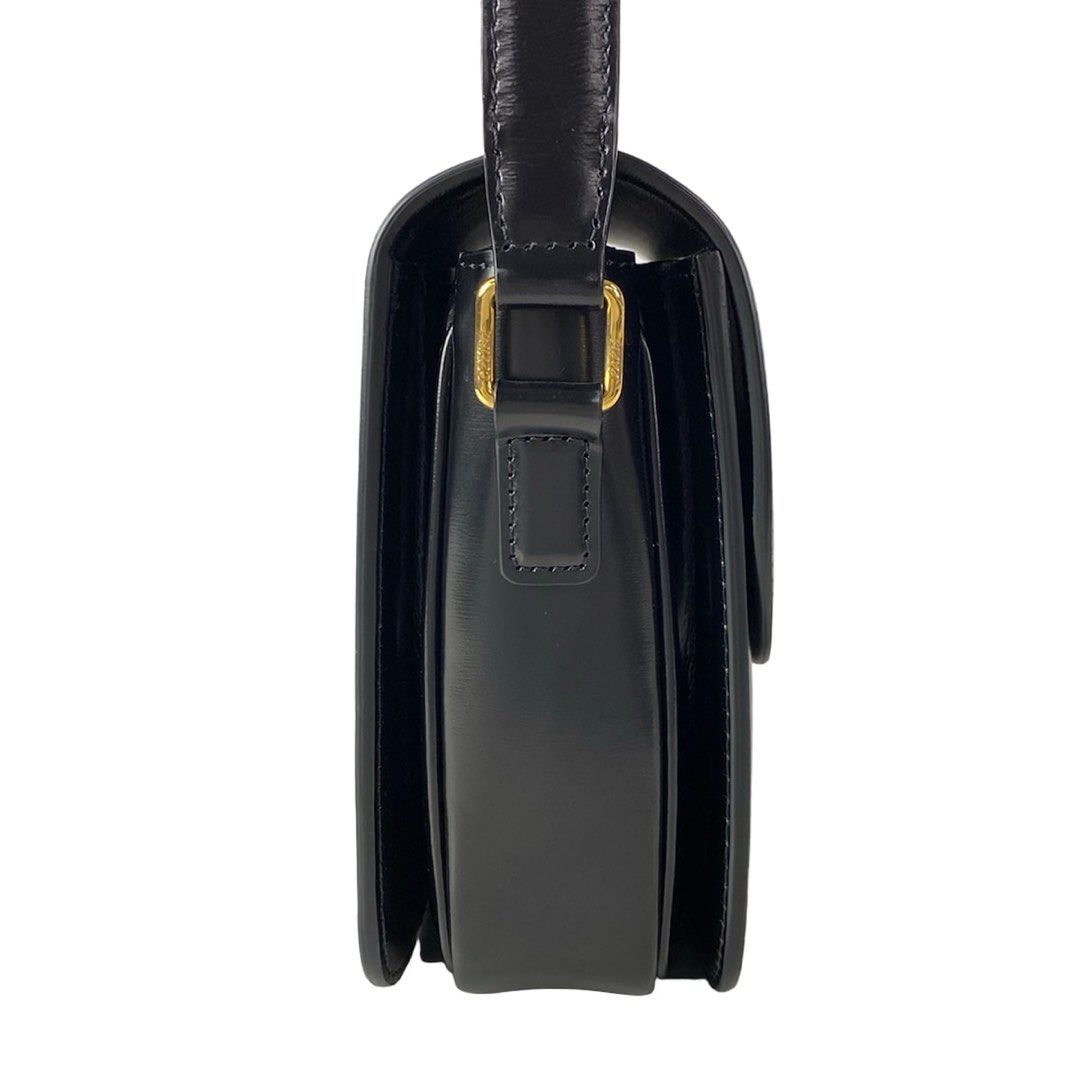 Celine Medium Triomphe Black (Category: Shoulder Bags) located in Las Pinas. Submitted by daisuki_japan_luxury_by_reiko (Listing ID 1464364893, Image 2). Description: brand CELINE Genre Shoulder bag Product Name Classic Triomphe Bag, Triomphe Medium Size indicated none Actual size Height: Approx. 16 cm, Width: Approx. 22 cm , Depth: Approx. 6.5 cm, Shoulder strap: Approx. 50 cm to the main body (If adjustable, the longest length is indicated), To